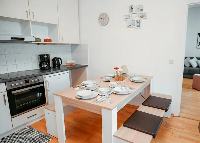 Raimond 27 Apartment