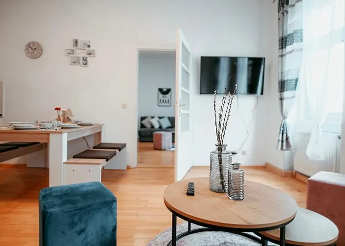 Raimond 27 Apartment